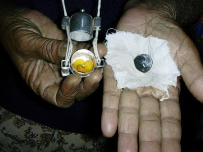 Inside the linga katti